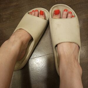 Women's Cream Slide Sandals